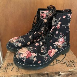 Doc Martens - Floral Print